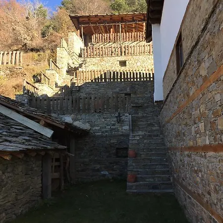Konukevi Lazovata House