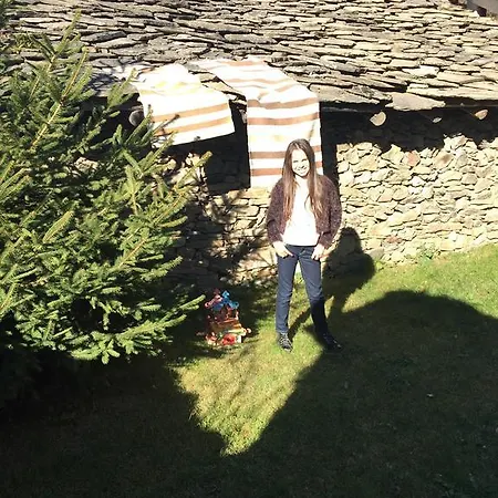 Konukevi Lazovata House Leshten