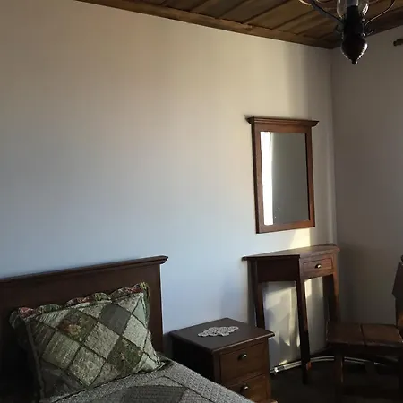 Konukevi Lazovata House *