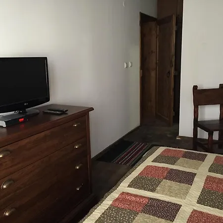 Konukevi Lazovata House Leshten
