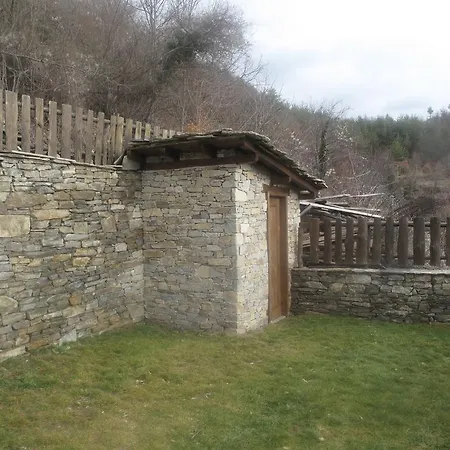 Konukevi Lazovata House *
